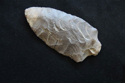 Base Corner Notch 4.57": Base Corner Notch made of Dover Flint 4.57" Tennessee