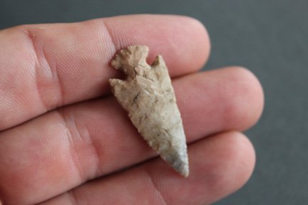 Corner notched arrowhead (1 of 2)