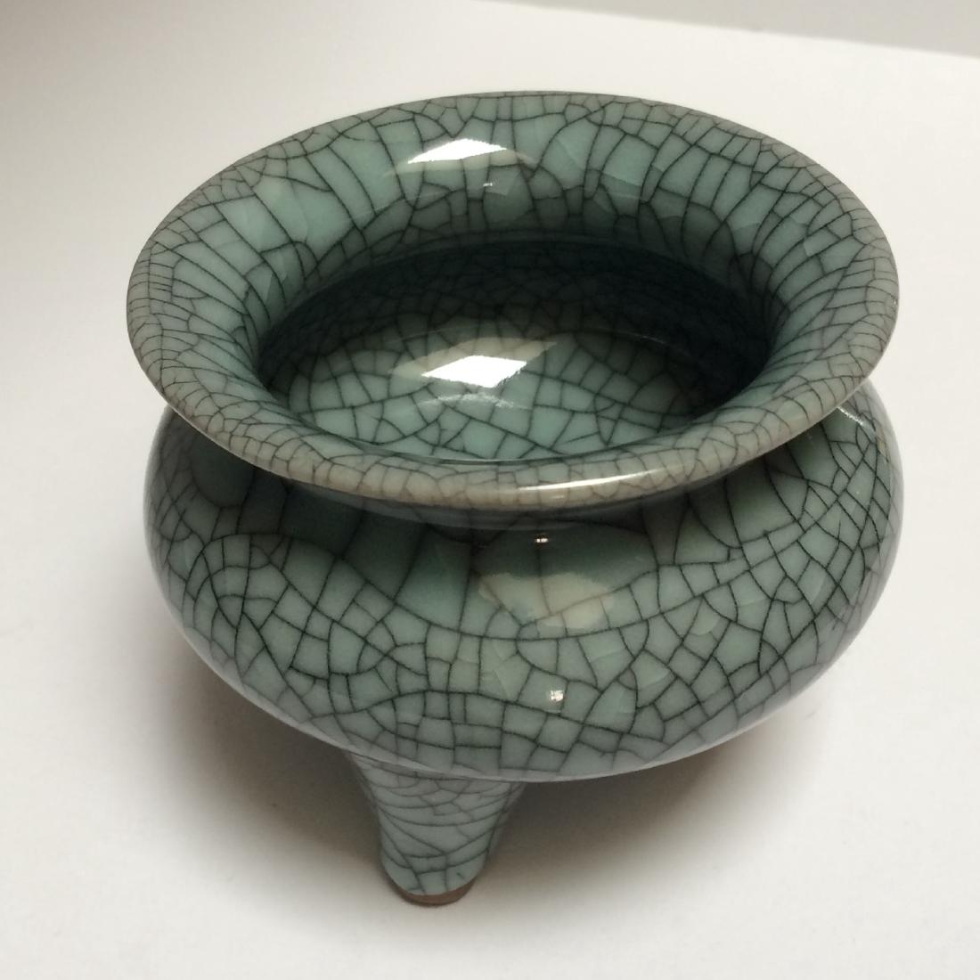 Antique Chinese Ge Ware 3 Leg Censer (1 of 3)