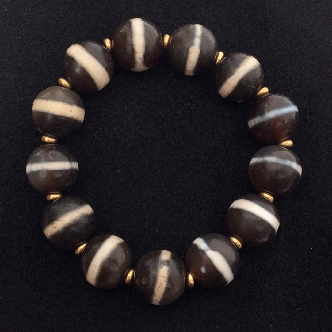 Dzi Round Bead Bracelet (1 of 2)
