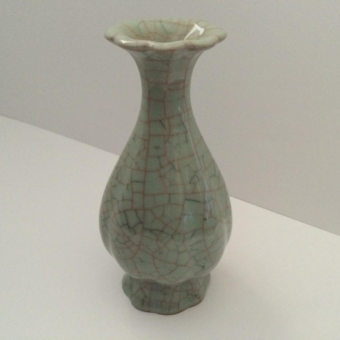 Old Chinese Guan Ware Tulip Top Vase (1 of 3)