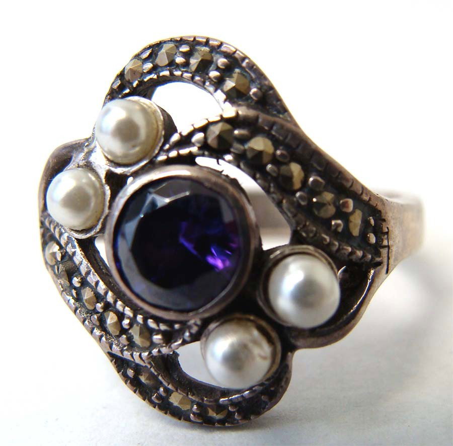 Sterling Silver Marquesite Ring with Violet Stone: NO RESERVE! First of several estate marquesite rings. High bidder wins! Size 8.5