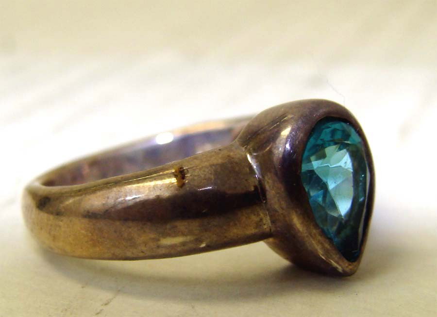 Sterling Silver .925 Ring w Aqua Blue Stone: NO RESERVE! one of several Estate pieces Sterling silver marked .925 , with aqua blue colored stone, ring size 8 1/2