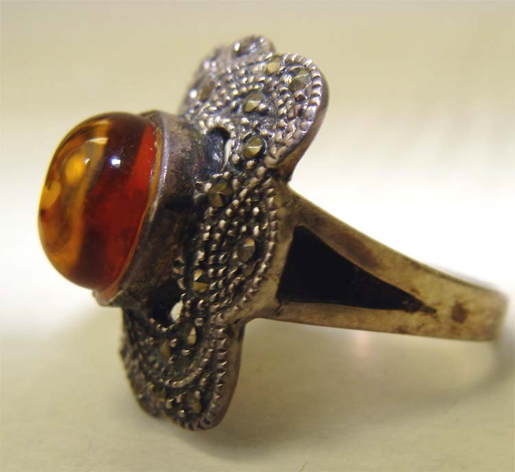 Silver Ring .925 w Cabachon red Stone & Marquesite: NO RESERVE, another marquesite ring from the estate, marked .925 Sterling, ring size 8