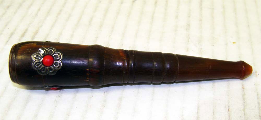 Nepalese Carved Yak Horn Cigarette Holder w Coral: Silver accents, length 5.25" K7W4
