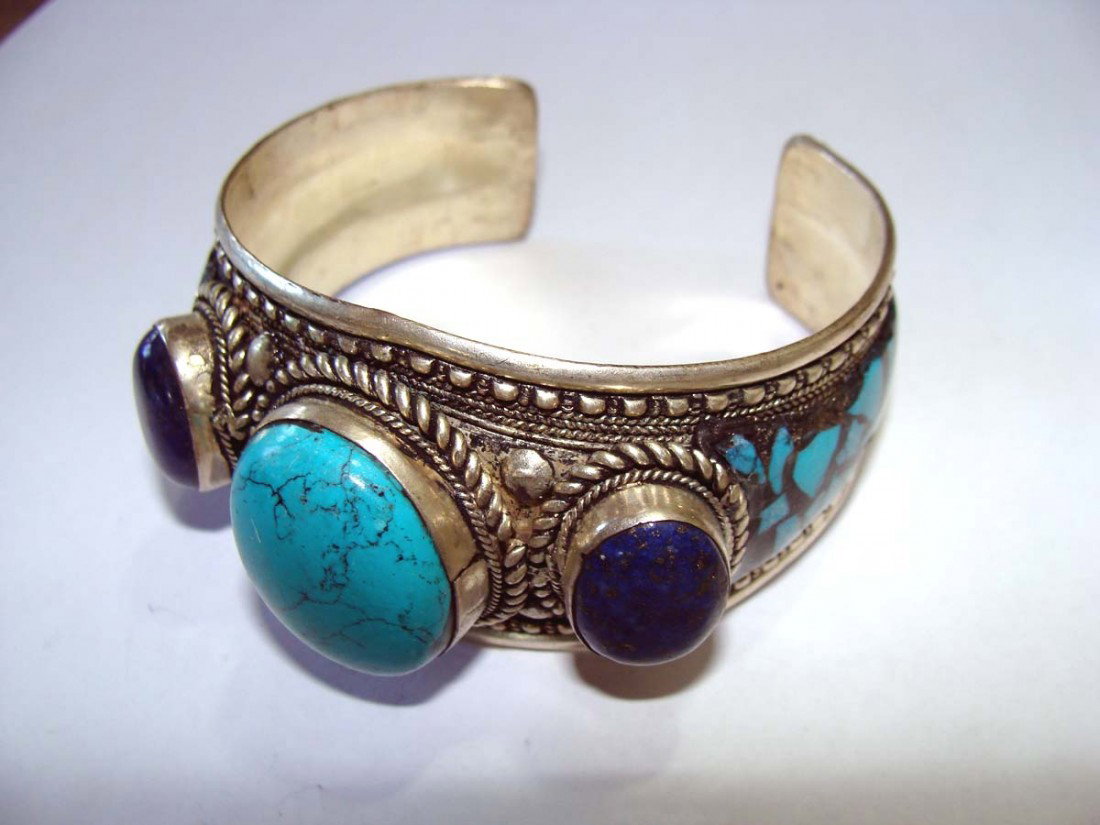 Nepal Nickel Silver Metal Cuff Bracelet 3 Color Stones: Lapis and Turquoise, Filigree Design, Dimensions: 2.75" Diameter K4W3