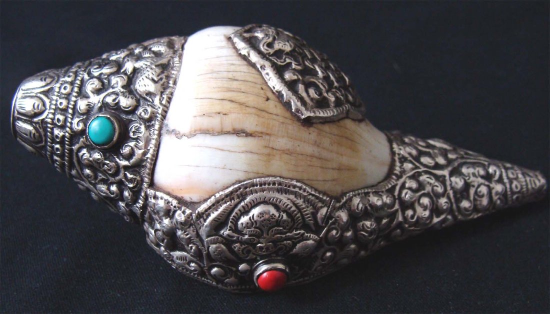 Nepalese Silver Ceremonial Conch Shell: Inlaid with turquoise & coral beads, Dimensions 2.5" by 5" tak8w6