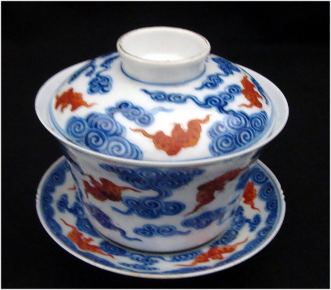Chinese Covered Porcelain Cup Red Bats in Sky with Clou: Dimensions: 4.25" H by 4.25" diameter, LC011