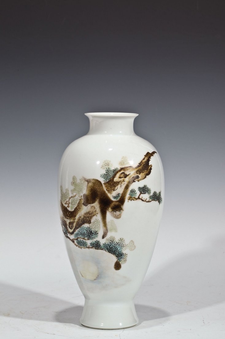 Chinese antique famille rose porcelain VASE: DEPICTING A MONKEY ON THE TREE AND SIGNED BI YUAN MING , 9.5" H DB403