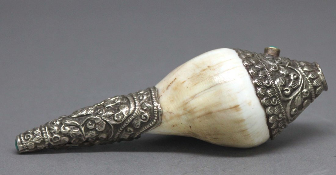 Nepalese Tibetan Silver Ceremonial Conch Shell Trumpet: Decorated with Coral & Turquoise AF122 K7W4