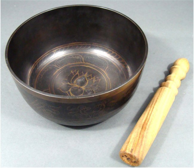 Large Nepal Tibet Bronze Metal Etched Singing Bowl: Hold the bowl in the palm of your hand, gently rub the wooden handle around the rim and hear its distinctive song, sure to bring a calming Buddhist influence to your home, Dimensions: 3.5" by 7" diame