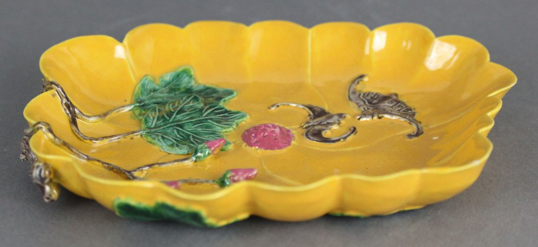 Chinese Porcelain Small Leaf Platter with Bats: Dimensions: 1" by 7.5" ZH212