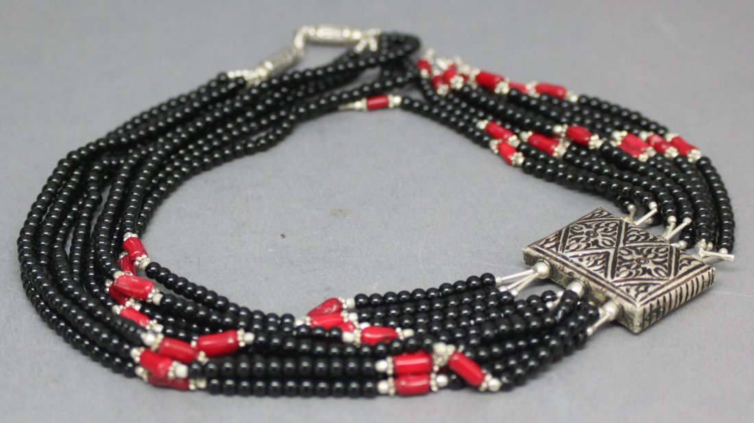 Nepalese Black Coral Beads Necklace: 17.5" length, AF175, K2W26