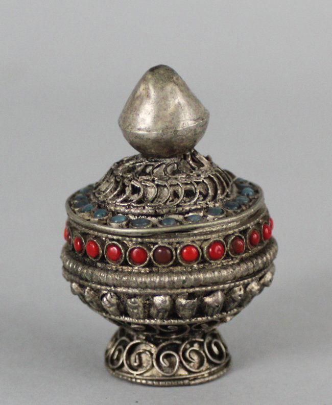 Nepal Antique Silver Snuff bottle Filgree Nyshi: Dimensions: 2" tall, TA56, K7W5