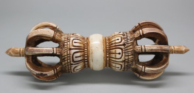 Nepal Oxbone Carved Sacred Ceremonial Thunderbolt Dorge
