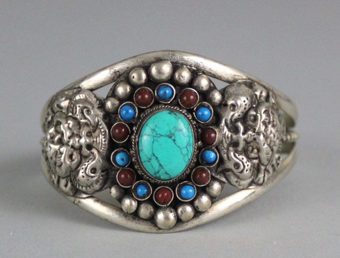 Nepal Silver and Turquoise Carved Bracelet: NA128, Dimensions: 2.5" to 2.75", K4W6