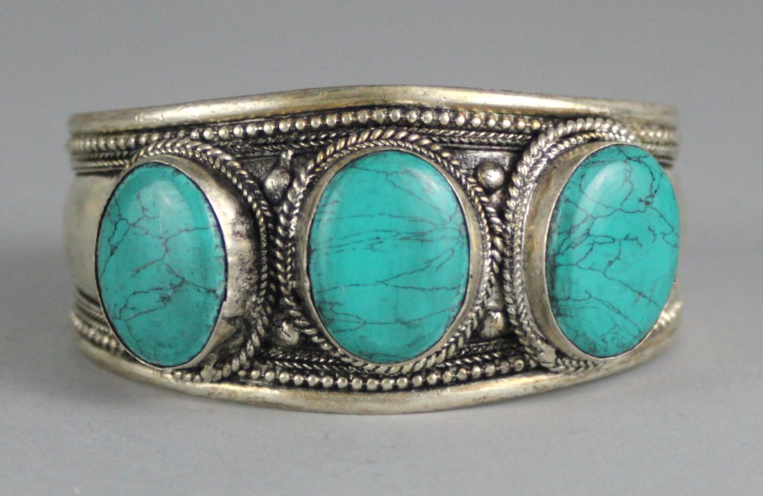 Nepal Silver & Turquoise Carved Bracelet: NA143, Dimensions: 2.5" to 2.75", K4W6