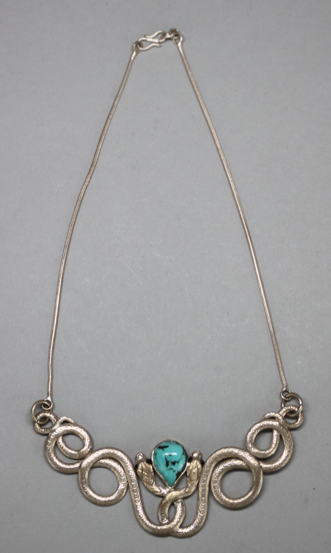 Nepal Handcraft Silver Snakes Necklace Turquoise Stone: NA23, Dimensions: 12" L