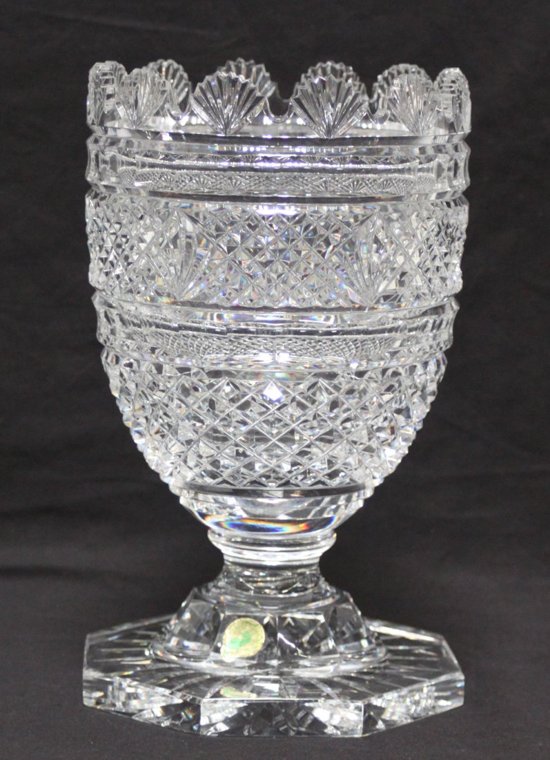 Waterford Scalloped Crystal Vase Master Cutter 1989: Dimensions: 10.5" x 6" , Certificate of authenticity, signed by manager of waterford crystal, included. Certificate number 16708, 1989, AL81, K6W02