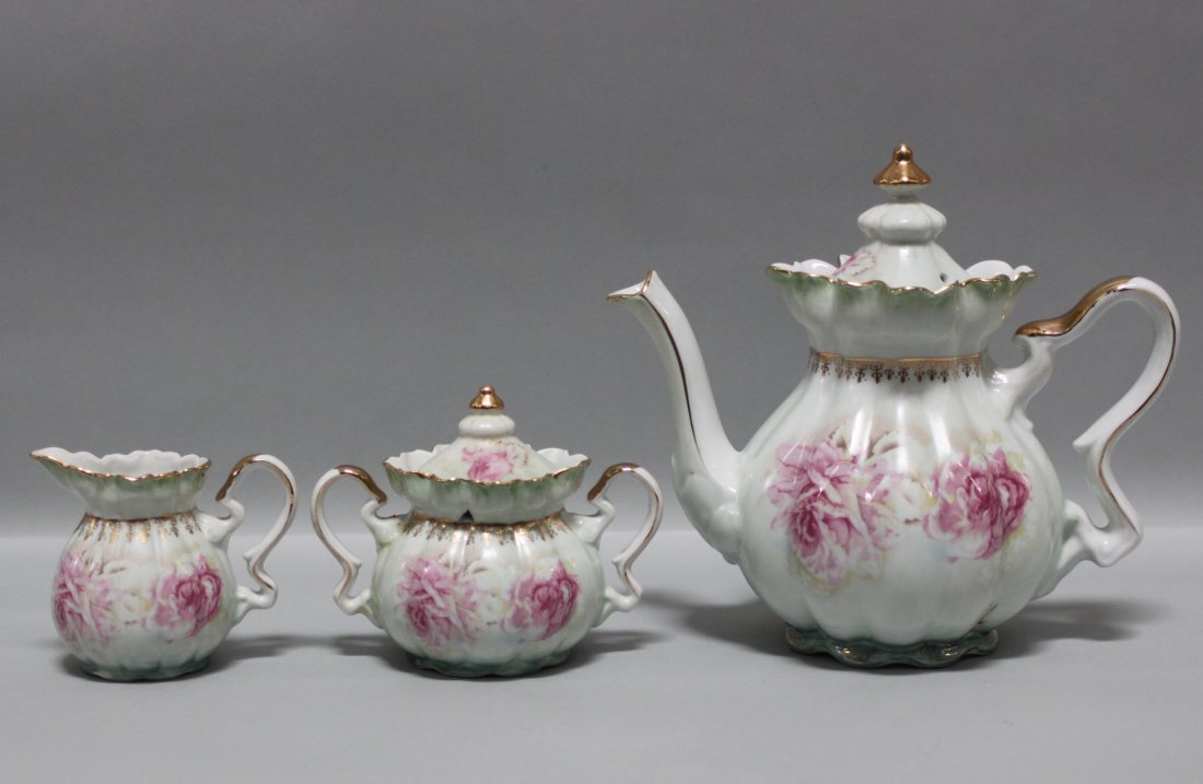 Japanese Porcelain Tea set Teapot sugar & creamer: Marked "Nippon" Hand painted, Dimensions: 8" x 8.75", AL140, K150W