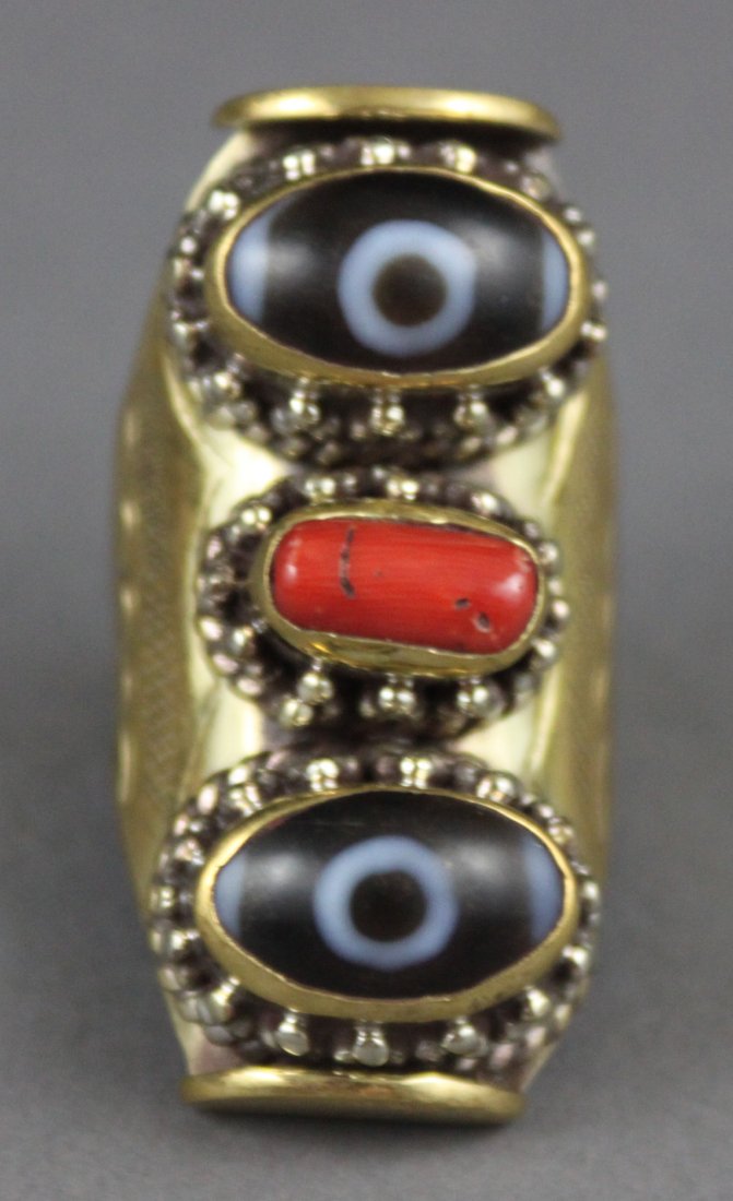 Unusual Men's Nepal Tibetan "Catseye" & Coral Ring: Ring Size 11.25, K6W1, TN37