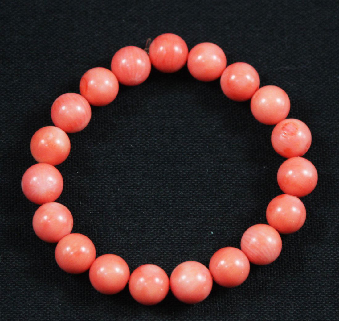 Nepal Red Coral Bead Bracelet 2.25"D (1 of 2)