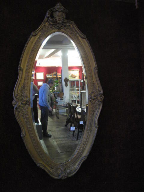 MIROIR ANTIQUE ANNÉES 30 , 40X16 po.: ANTIQUE MIRROR FROM THE 30's MEASURING 40X16 INCHES