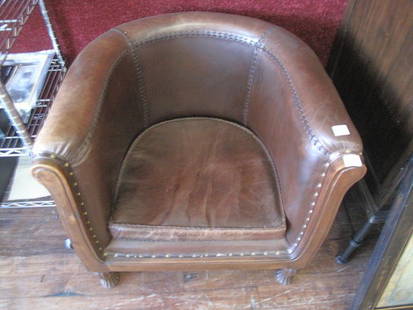 BROWN SEAT: Fauteuil brun / Brown seat