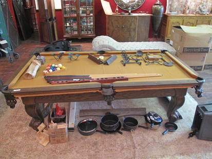 POOL TABLE: Table de billard / Pool table