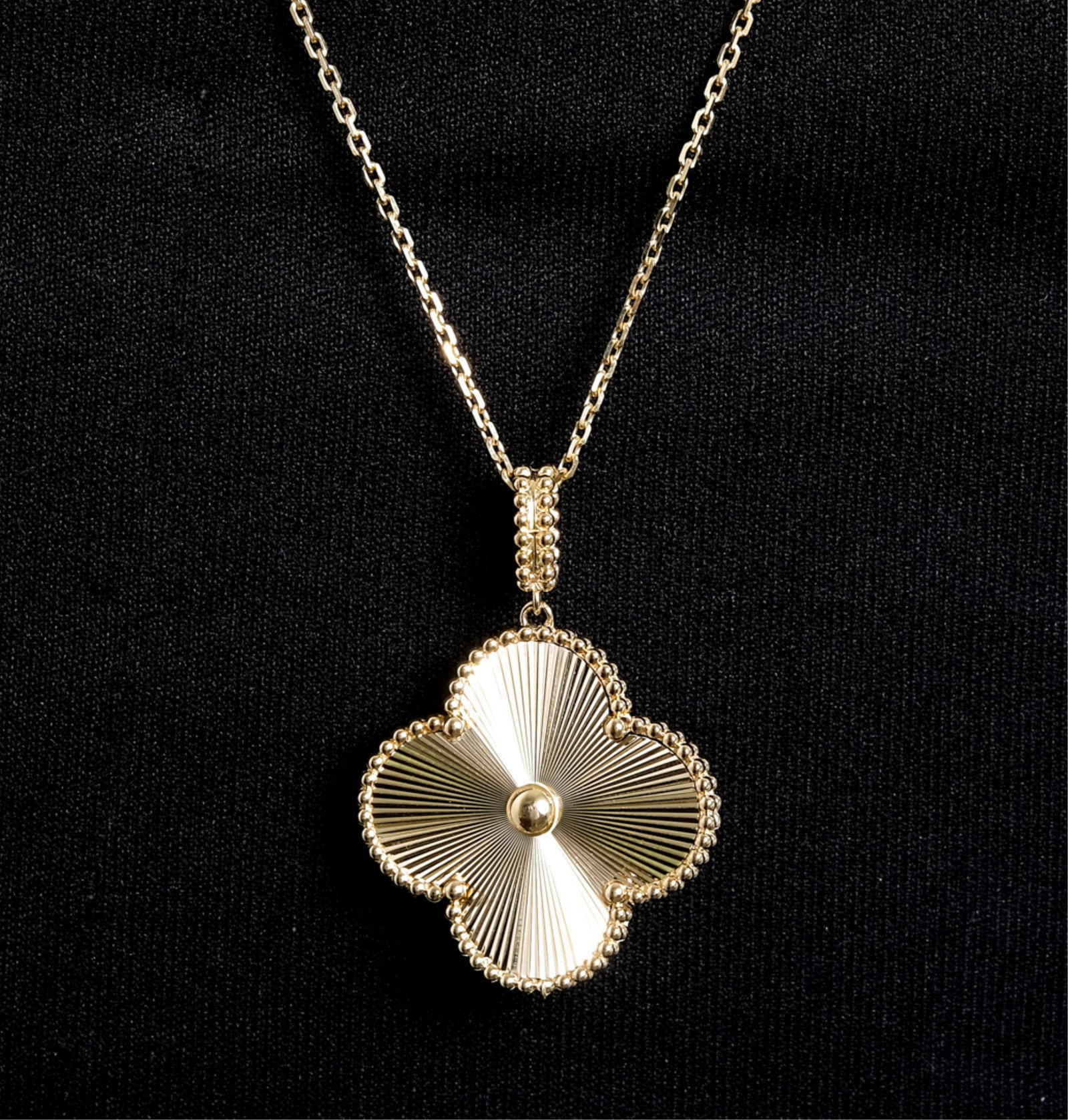 Attr. VCA 18k YG Magic Alhambra 1 Motif Necklace (1 of 5)