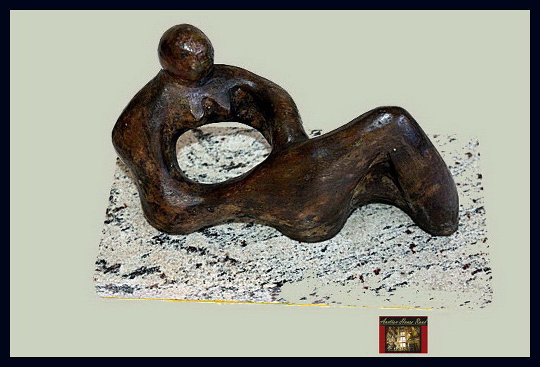 Henry Moore "Limited Edition" Bronze - Reclining: Henry Moore Signed And Numbered "Limited Edition" Bronze Sculpture, "Reclining Woman With Child". Museum Patina Very Well Maintained - Mint Condition - Very Rare