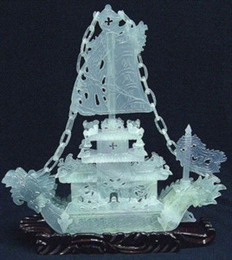 16" Lavender Jade Dragon Boat: This Jade Dragon Boat Is Made Of Southern Jade In China. We Adopted The Best Quality Of Jade To Carve This Boat. The Sails, Constructions, Chains Were Made In One Piece Of Jade, And You Will Admire Ho
