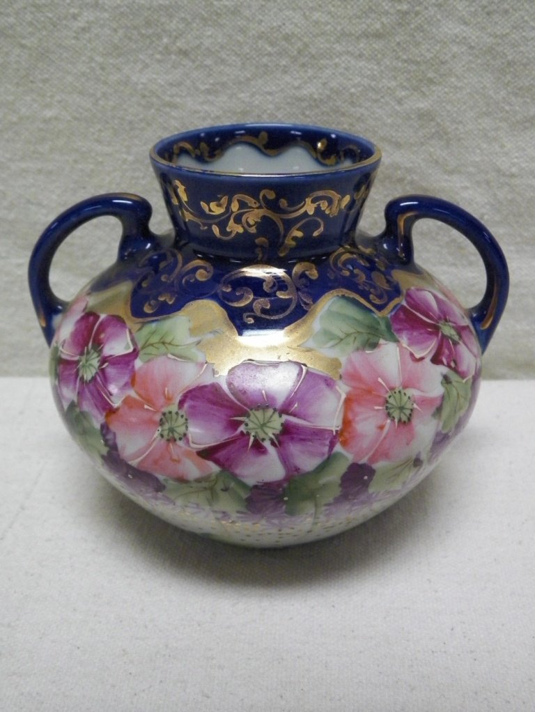 Royal Kinran Nippon Vase Flowers: C 1910. 4.25" Tall 5-3/8" Handle to Handle.