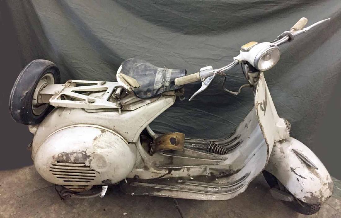 1956 Vespa 125 VL3T Scooter (1 of 10)