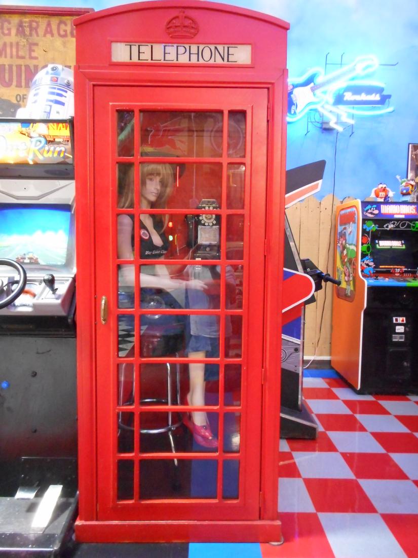 British Telephone Booth (1 of 2)