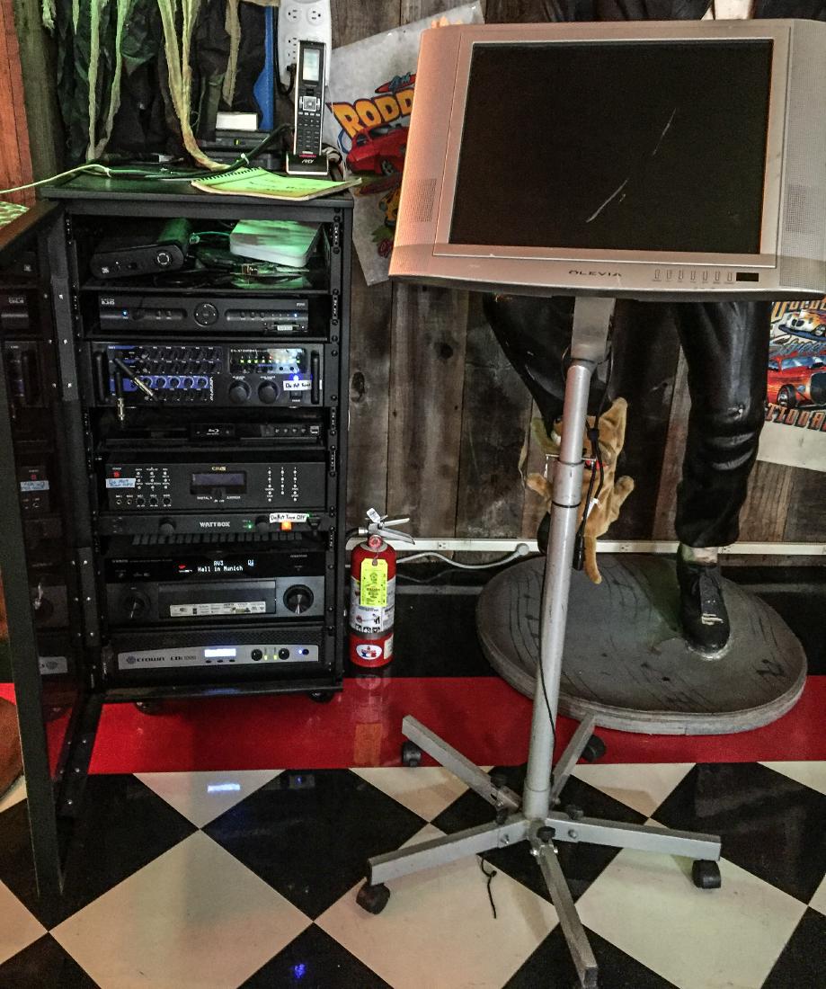 Karaoke Machine (1 of 2)