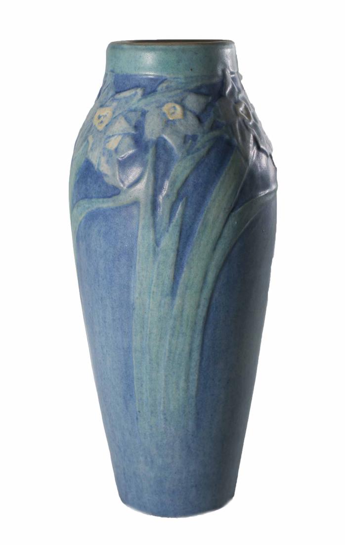 Sadie Irvine 8 1/2" Newcomb Vase (1 of 7)