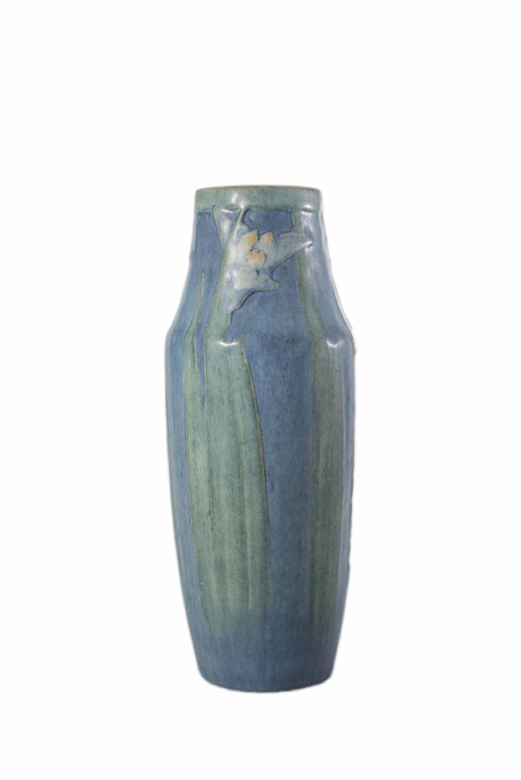 Sadie Irvine 8 1/4" Newcomb Vase (1 of 7)