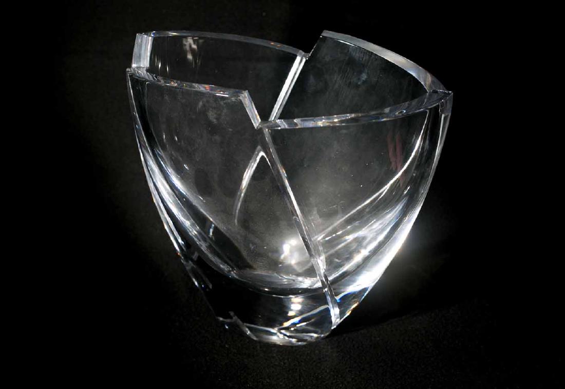 Orrefors Vase: (1) approx. 8 1/2"h x 8 3/4"w. With original Orrefors sticker. Weight: approx. 10 lbs.
