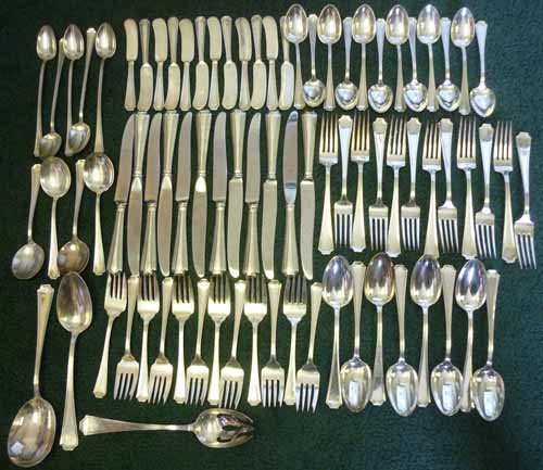 Gorham Sterling Silver Flatware, Fairfax (80 pc): (80 pc) Gorham Co. Fairfax Pattern. Pat'd 1910 Including: (12) Dinner fork, 7 1/4', 1.435 oz. troy each. (12) Dinner knives, 8 2/3", stainless blade (12) Salad forks, 6", 1.065 oz. troy each. (12) Tab