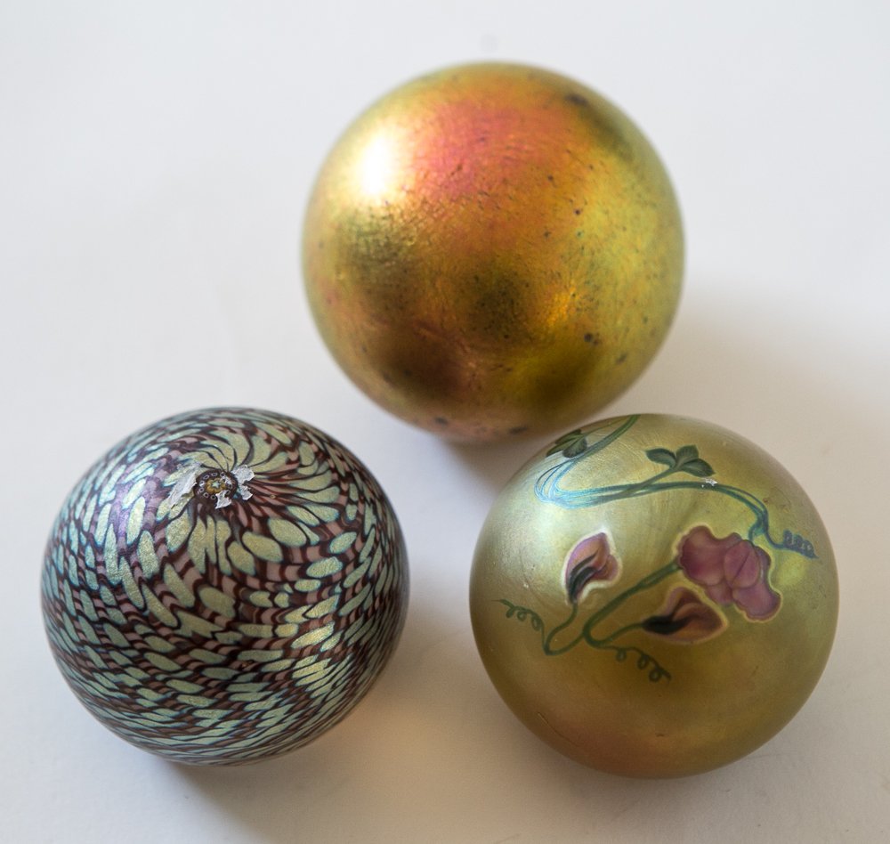Art Glass Paper Weights: Art Glass Paper Weights - (3) Total. Including (1) Orient & Flume and (1) Lundberg Studios 2007 and (1) unmarked. Shipping Price: $25