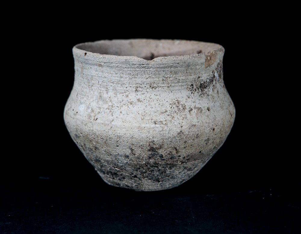 Pre Columbian Ceramic Bowl: Pre Columbian Ceramic Bowl - (1) Total. 3 1/2"h x 3 1/2"w. Terracotta body with a white finish. Minor chips. Shipping Price: $25