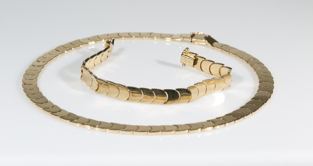 Designer Gold Necklace and Bracelet (1 of 7)