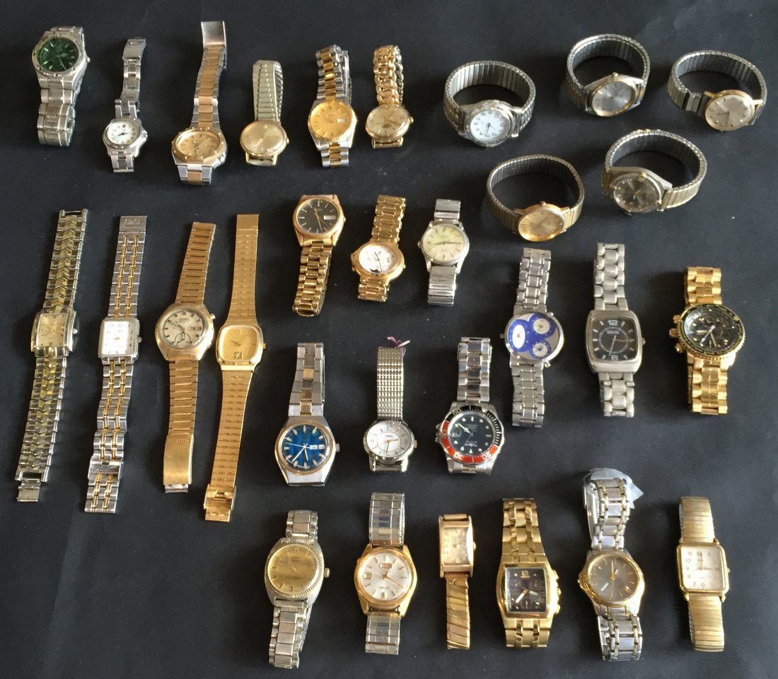 (30) Vintage Wrist Watches: Including: Seiko, Invicta and others. Stainless steel and gold plated bands.