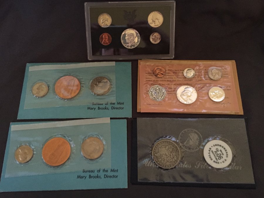 Coin Sets, Morgan Silver (1 of 2)
