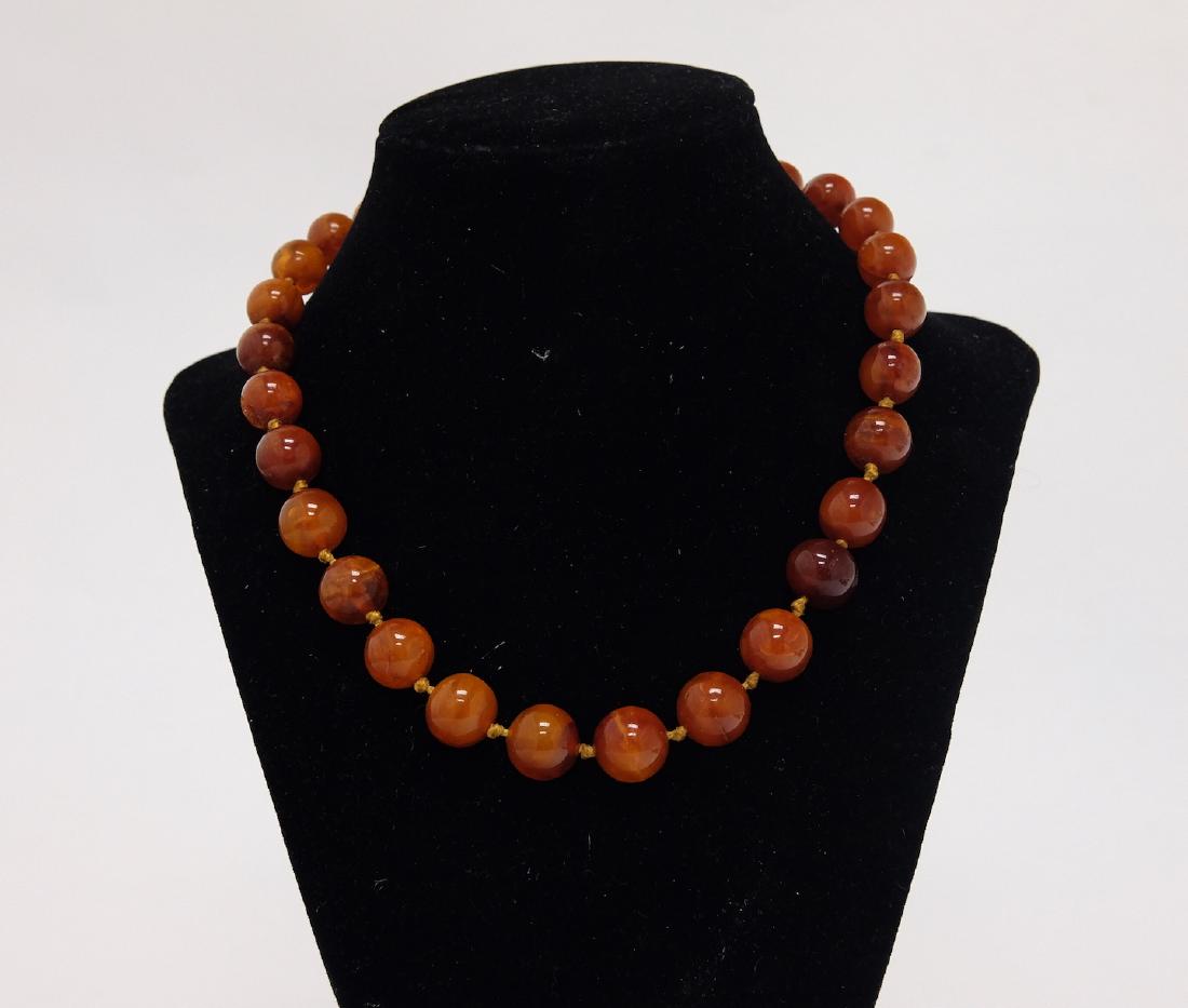 Chinese Amber Necklace 1 (1 of 2)