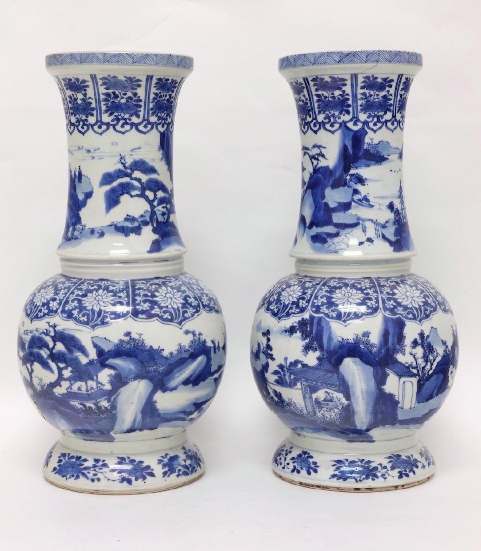 Chinese Pair of Blue-white Vases (1 of 15)