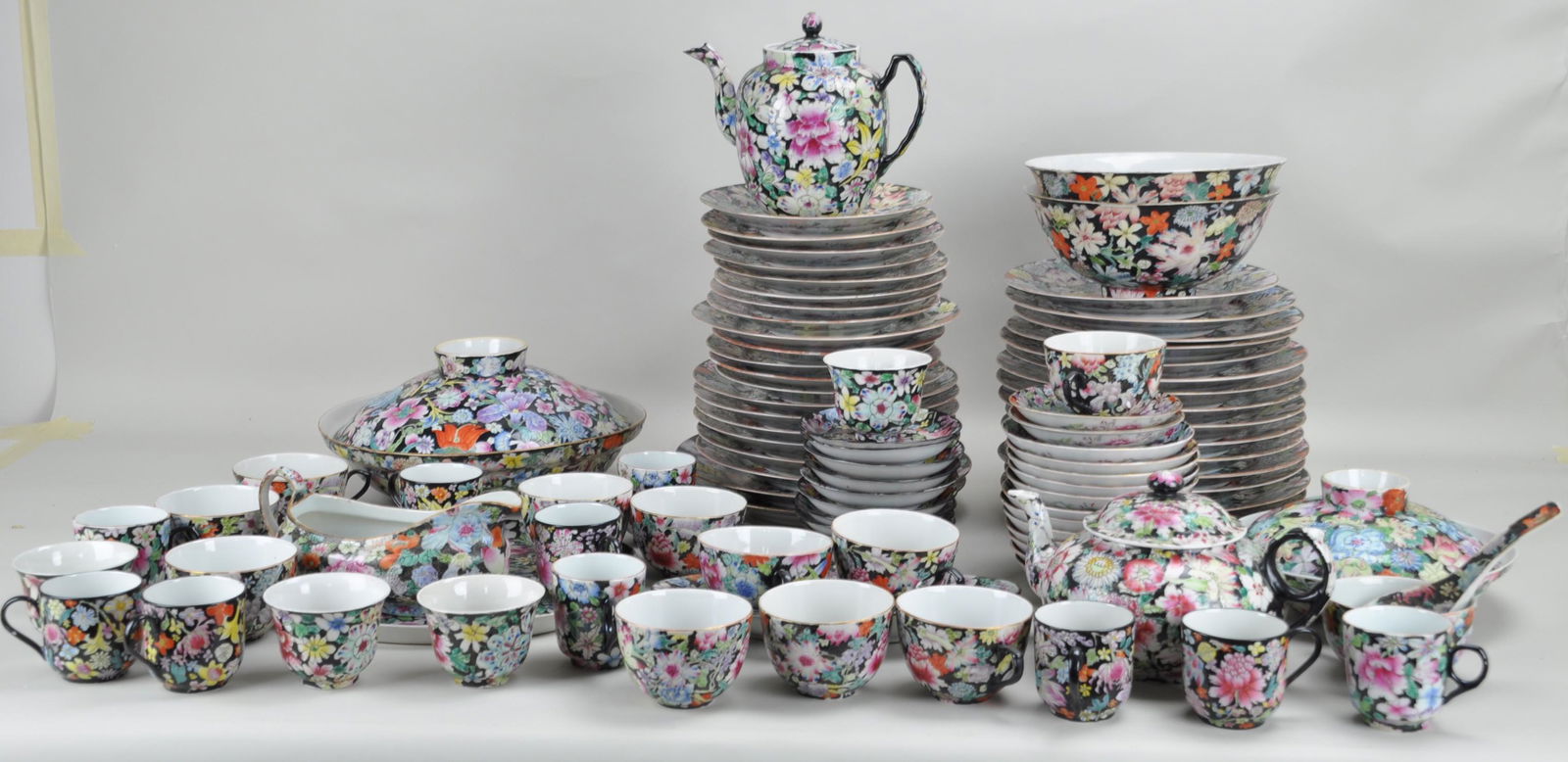 Chinese Set Famille Rose Dinnerware (1 of 20)