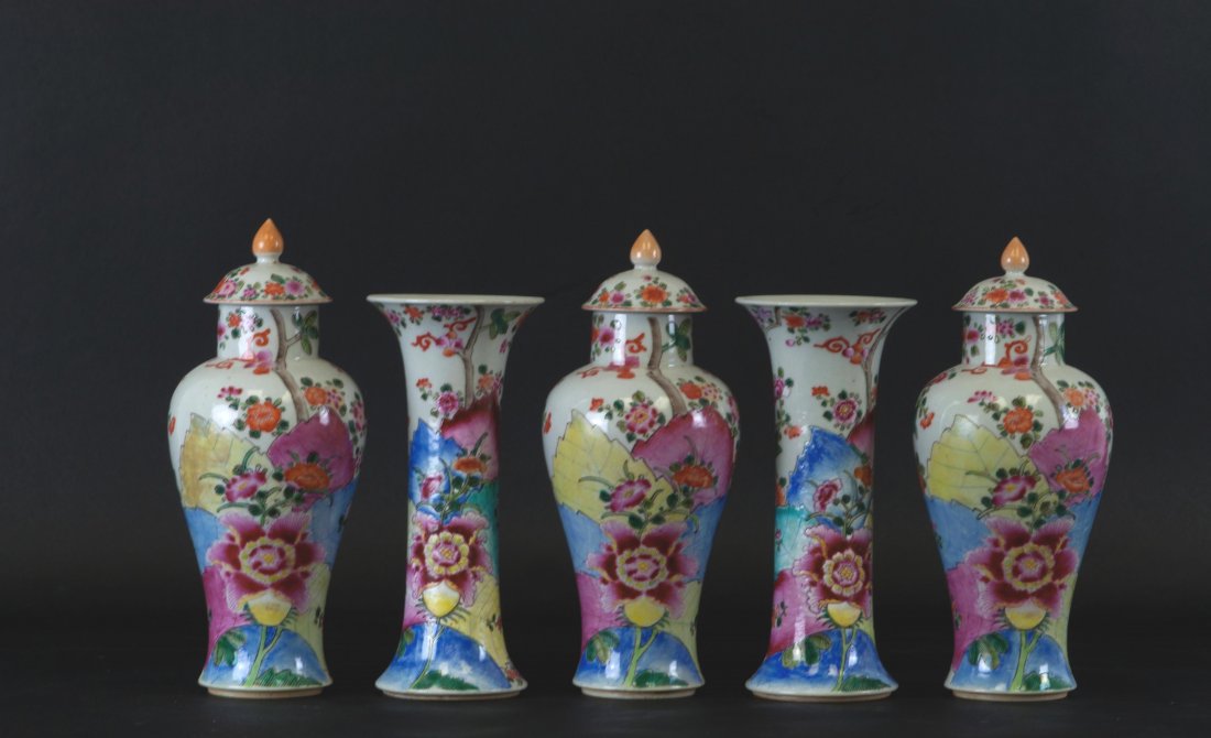Chinese Set of Five Garnitures in Tobacco Leaves: 9" (23cm). 19th. C.. Good condition.