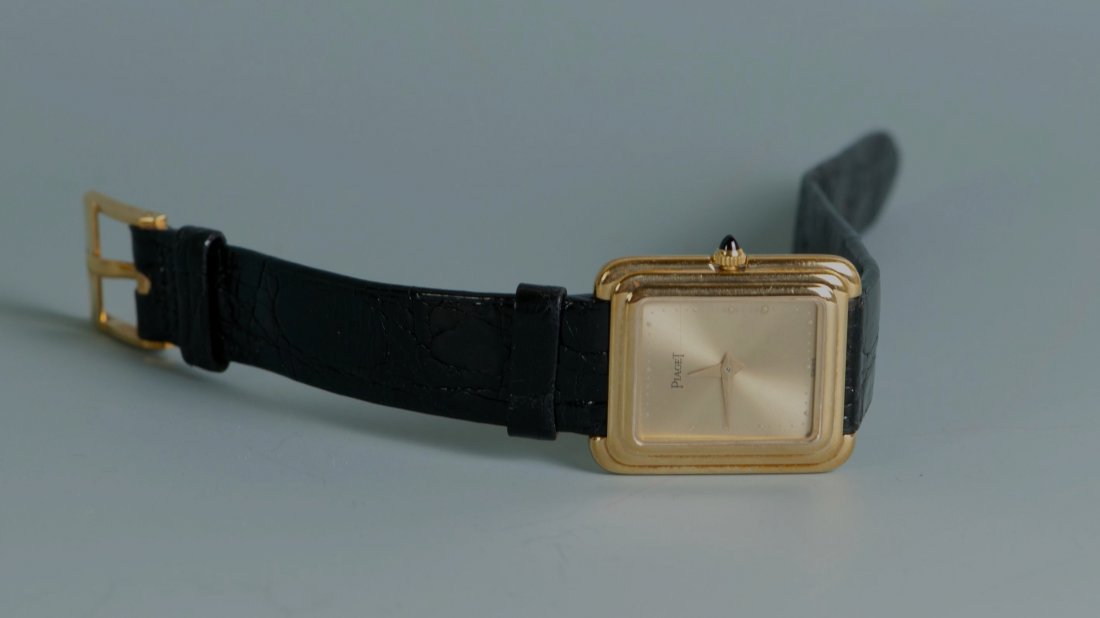 Piaget 18KT Yellow Gold Dress Watch: Piaget 18KT yellow gold dress watch. Manual wind. 18KT original Piaget buckle.